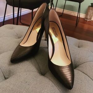 MICHAEL KORS Snake Skin Stiletto Pumps - Size 8